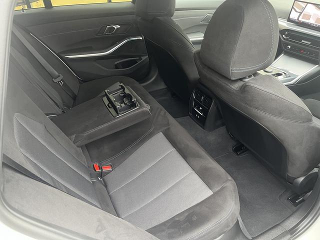 3シリーズ 320d xDriveツーリング Mスポーツ 【全国正規ディーラー保証付/2年】【走行距離無制限】 弊社デモンストレーションカー 禁煙車両 アクティブクルーズコントロール 全方位カメラ ヘッドアップディスプレ アップルカープレイ シートメモリー(21枚目)