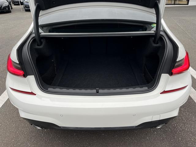 ３シリーズ ３２０ｄ　ｘＤｒｉｖｅ　Ｍスポーツ　【全国正規ディーラー保証付／２年】【走行距離無制限】　禁煙車両　アクティブクルーズコントロール　全方位センサー　トップビューカメラ　フロントシートヒーター　オートトランク　アンビエントライト（8枚目）