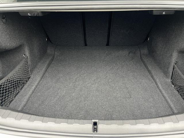 ３シリーズ ３２０ｄ　ｘＤｒｉｖｅ　Ｍスポーツ　【全国正規ディーラー保証付／２年】【走行距離無制限】　禁煙車両　アクティブクルーズコントロール　全方位センサー　トップビューカメラ　フロントシートヒーター　オートトランク　アンビエントライト（9枚目）