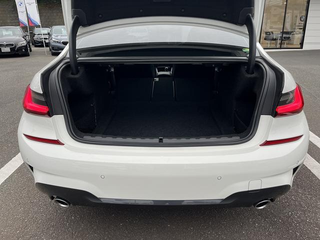３シリーズ ３２０ｄ　ｘＤｒｉｖｅ　Ｍスポーツ　【全国正規ディーラー保証付／２年】【走行距離無制限】　禁煙車両　アクティブクルーズコントロール　全方位センサー　トップビューカメラ　フロントシートヒーター　オートトランク　アンビエントライト（11枚目）