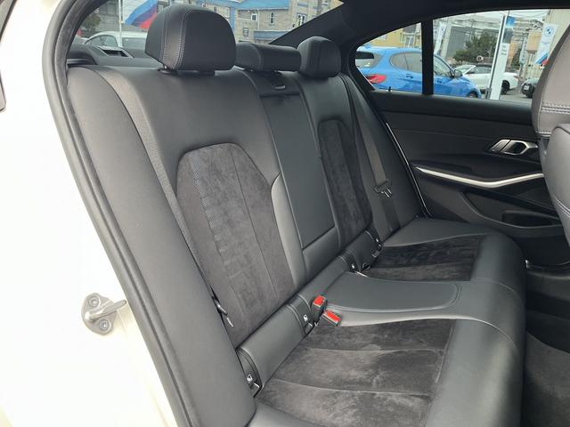 ３シリーズ ３２０ｄ　ｘＤｒｉｖｅ　Ｍスポーツ　【全国正規ディーラー保証付／２年】【走行距離無制限】　禁煙車両　アクティブクルーズコントロール　全方位センサー　トップビューカメラ　フロントシートヒーター　オートトランク　アンビエントライト（20枚目）