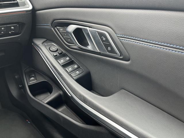 ３シリーズ ３２０ｄ　ｘＤｒｉｖｅ　Ｍスポーツ　【全国正規ディーラー保証付／２年】【走行距離無制限】　禁煙車両　アクティブクルーズコントロール　全方位センサー　トップビューカメラ　フロントシートヒーター　オートトランク　アンビエントライト（28枚目）