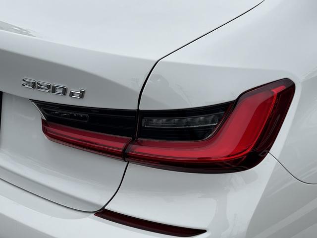 ３シリーズ ３２０ｄ　ｘＤｒｉｖｅ　Ｍスポーツ　【全国正規ディーラー保証付／２年】【走行距離無制限】　禁煙車両　アクティブクルーズコントロール　全方位センサー　トップビューカメラ　フロントシートヒーター　オートトランク　アンビエントライト（63枚目）