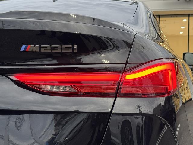 ２シリーズ 　【全国正規ディーラー保証付／２年】【走行距離無制限】弊社販売管理顧客下取　１オーナー禁煙　黒レザーシート　ＨＵＤ　ＭプラスＰＫＧ（アダプティブサスペンション　サンプロテクションガラス　Ｍシートベルト）（14枚目）