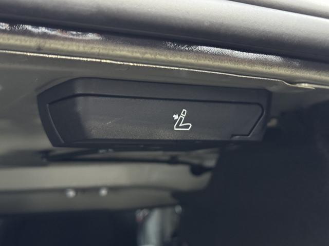 ２シリーズ 　【全国正規ディーラー保証付／２年】【走行距離無制限】弊社販売管理顧客下取　１オーナー禁煙　黒レザーシート　ＨＵＤ　ＭプラスＰＫＧ（アダプティブサスペンション　サンプロテクションガラス　Ｍシートベルト）（21枚目）