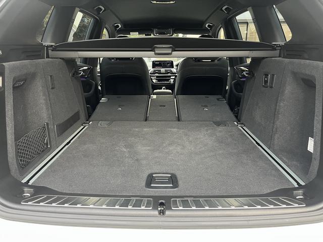 X3 xDrive 20d Mスポーツハイラインパッケージ 【全国正規ディーラー保証付/2年】【走行距離無制限】 アクティブクルーズコントロール ヘッドアップディスプレ 純正TV トップビューカメラ ブラックレザーシート 全席シートヒーター 禁煙車両(11枚目)