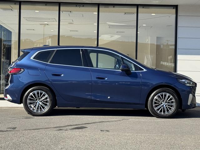 ２シリーズ ２１８ｄアクティブツアラー　エクスクルーシブ　【全国正規ディーラー保証付／２年】【走行距離無制限】１７ＡＷ　テクノロジーパッケージ　インテリアカメラ　ライブコックピット　ドライビングアシストプロ　ブラックレザーシート　ＨＵＤ　ｉＤ８ナビ　禁煙車両（4枚目）