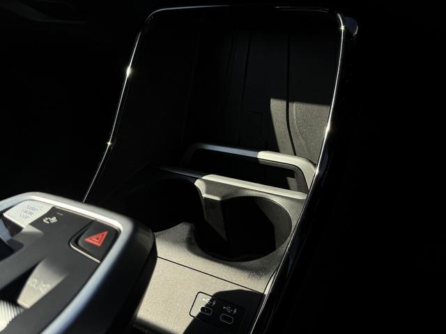 ２シリーズ ２１８ｄアクティブツアラー　エクスクルーシブ　【全国正規ディーラー保証付／２年】【走行距離無制限】１７ＡＷ　テクノロジーパッケージ　インテリアカメラ　ライブコックピット　ドライビングアシストプロ　ブラックレザーシート　ＨＵＤ　ｉＤ８ナビ　禁煙車両（53枚目）