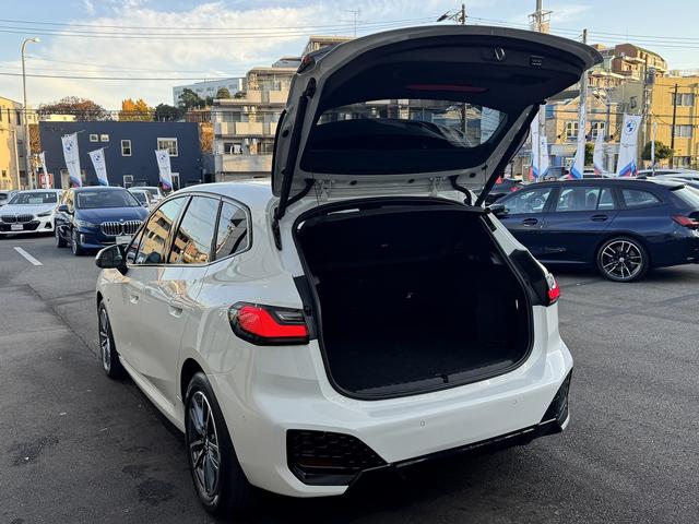 2シリーズ 218dアクティブツアラー Mスポーツ 【認定中古車】【認定中古車保証2年】【正規ディーラー】17AW LEDヘッドライト アレクサ AppleCarPlay カーブドディスプレイ アクティブクルーズコントロール ブラックハーフレザーシート(15枚目)