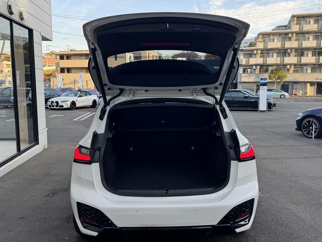 2シリーズ 218dアクティブツアラー Mスポーツ 【認定中古車】【認定中古車保証2年】【正規ディーラー】17AW LEDヘッドライト アレクサ AppleCarPlay カーブドディスプレイ アクティブクルーズコントロール ブラックハーフレザーシート(16枚目)