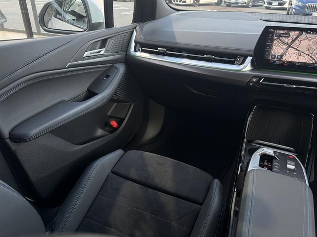 2シリーズ 218dアクティブツアラー Mスポーツ 【認定中古車】【認定中古車保証2年】【正規ディーラー】17AW LEDヘッドライト アレクサ AppleCarPlay カーブドディスプレイ アクティブクルーズコントロール ブラックハーフレザーシート(23枚目)