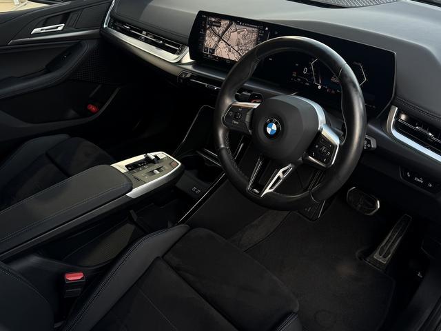 2シリーズ 218dアクティブツアラー Mスポーツ 【認定中古車】【認定中古車保証2年】【正規ディーラー】17AW LEDヘッドライト アレクサ AppleCarPlay カーブドディスプレイ アクティブクルーズコントロール ブラックハーフレザーシート(24枚目)