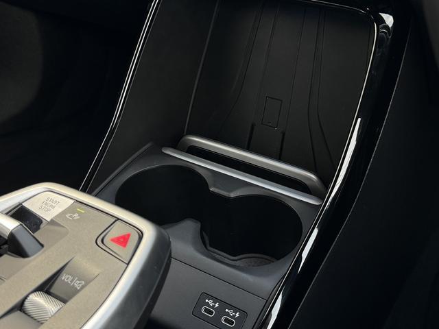 2シリーズ 218dアクティブツアラー Mスポーツ 【認定中古車】【認定中古車保証2年】【正規ディーラー】17AW LEDヘッドライト アレクサ AppleCarPlay カーブドディスプレイ アクティブクルーズコントロール ブラックハーフレザーシート(53枚目)