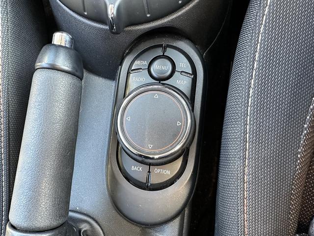 MINI クーパー ドライブレコーダー/純正ナビ/ETC/屋根黒ツートンカラー(12枚目)