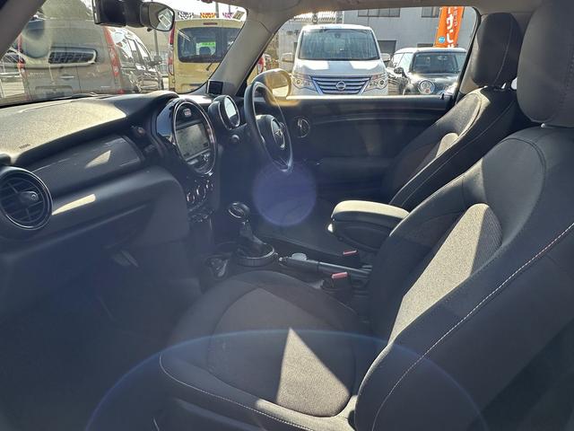 MINI クーパー ドライブレコーダー/純正ナビ/ETC/屋根黒ツートンカラー(15枚目)