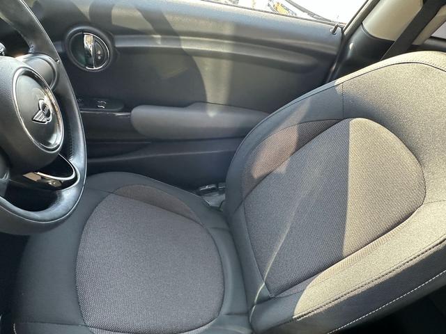 MINI クーパー ドライブレコーダー/純正ナビ/ETC/屋根黒ツートンカラー(17枚目)