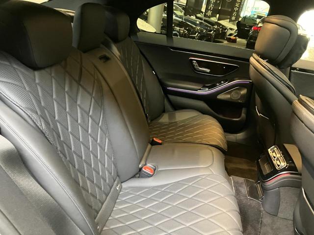 Ｓクラス Ｓ５００　４マチック　ＡＭＧライン　禁煙車／ＡＭＧラインパッケージ／ベーシックパッケージ／パノラミックスライディングルーフ／エアバランスパッケージ／レザーエクスクルーシブパッケージ／アームレストヒーター／ドライバーズパッケージ（7枚目）