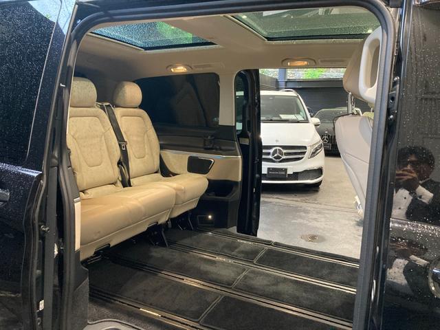 Ｖクラス Ｖ２２０ｄ　アバンギャルド　ロング　ＡＭＧライン／パノラミックスライディングルーフ／本革シート／認定中古車２年保証／３列シート／レーダーセーフティパッケージ／アクティブディスタンスアシスト・ディストロニック／デジタルインナーミラー（10枚目）