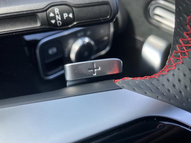 Ａクラスセダン Ａ１８０セダン　ＡＭＧラインパッケージ　弊社デモカー車両／禁煙車／パノラミックスライディングルーフ／アドバンスドパッケージ／３６０°カメラ／ヘッドアップディスプレイ／ブランドロゴプロジェクター／アンビエントライト６４色／新車保障継承車両（17枚目）