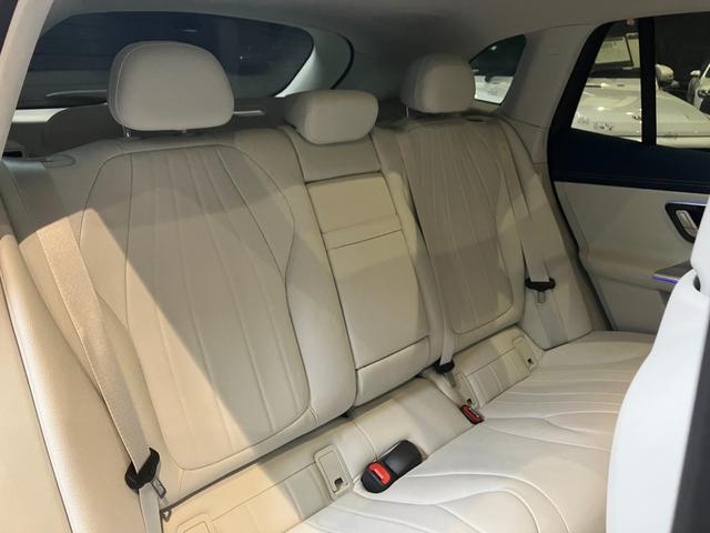 EQE SUV EQE350 4マチック SUVローンチエディション エアサスペンション/Burmester3Dサラウンドサウンドシステム/本革シート/シートベンチレーター/リアアクスルステアリング/パノラミックスライディングルーフ/ヘッドアップディスプレイ/(7枚目)