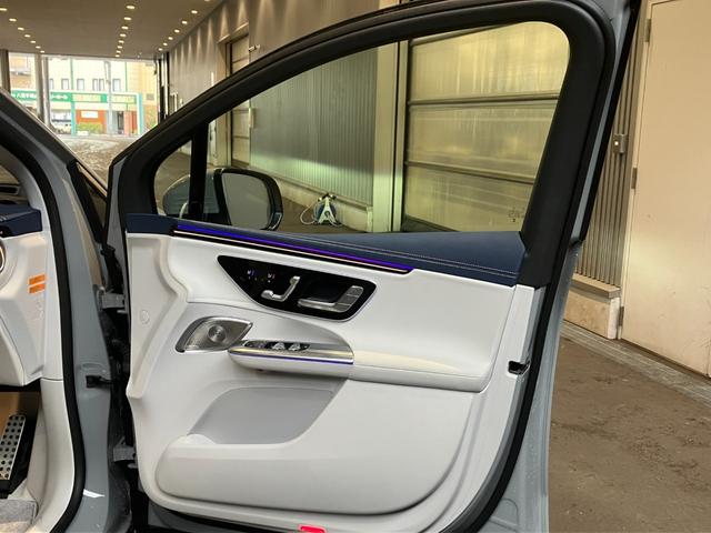 EQE SUV EQE350 4マチック SUVローンチエディション エアサスペンション/Burmester3Dサラウンドサウンドシステム/本革シート/シートベンチレーター/リアアクスルステアリング/パノラミックスライディングルーフ/ヘッドアップディスプレイ/(10枚目)