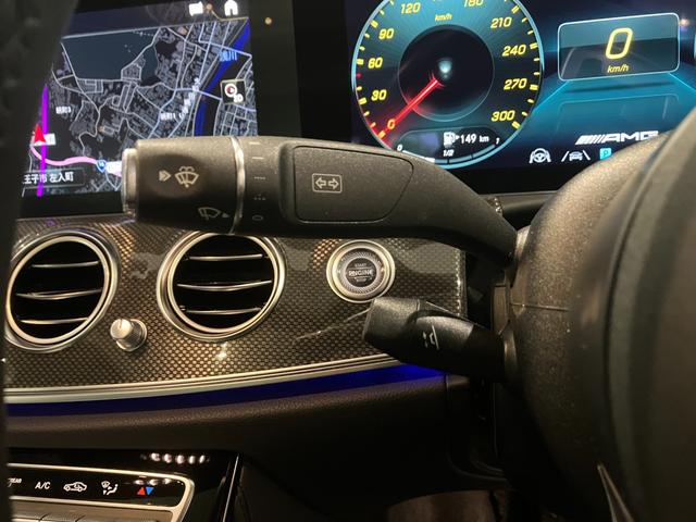 Ｅクラス Ｅ５３　４マチック＋　ワンオーナー／弊社ユーザー様お下取り／認定中古車／後期モデル／本革シート／シートベンチレーター／イージークローザー／リラクゼーション機能／アンビエントライトサンルーフ／３Ｌ直列６気筒エンジン（20枚目）