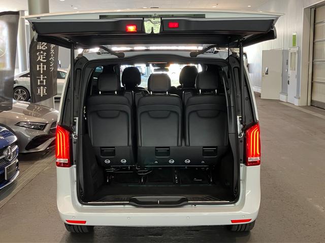 Ｖクラス Ｖ２２０ｄ　アバンギャルド　ＡＭＧライン　認定中古車２年保証／弊社お下取り車両／ＡＭＧライン／アンビエントライト／電動リアゲート／本革シート／前席シートヒーター／両側電動スライドドア／３列シート／分割式リアゲート／ＭＢＵＸナビゲーションシステ（9枚目）