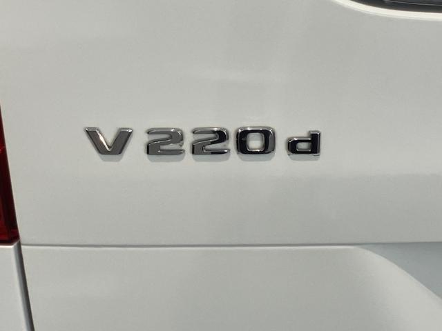Ｖクラス Ｖ２２０ｄ　アバンギャルド　ＡＭＧライン　認定中古車２年保証／弊社お下取り車両／ＡＭＧライン／アンビエントライト／電動リアゲート／本革シート／前席シートヒーター／両側電動スライドドア／３列シート／分割式リアゲート／ＭＢＵＸナビゲーションシステ（35枚目）