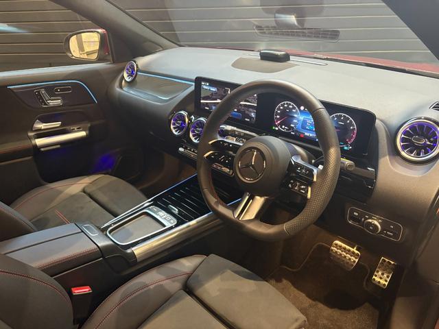 ＧＬＡクラス ＧＬＡ１８０　ＡＭＧラインパッケージ　弊社デモカー車両／新車保証継承車両／パタゴニアレッド／禁煙車／純正ドライブレコーダー／アダプティブダンピングシステム付きサスペンション／メモリー付きパワーシート／３６０°カメラシステム／フットトランク（10枚目）