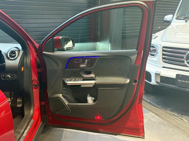 ＧＬＡクラス ＧＬＡ１８０　ＡＭＧラインパッケージ　弊社デモカー車両／新車保証継承車両／パタゴニアレッド／禁煙車／純正ドライブレコーダー／アダプティブダンピングシステム付きサスペンション／メモリー付きパワーシート／３６０°カメラシステム／フットトランク（13枚目）