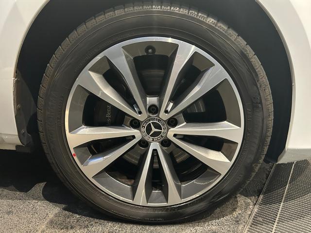 Vクラス V220d アバンギャルド ロング エクスクルーシブシートパッケージ/2列目シートベンチレーター/フルフラット機能付3列シート/COMANDシステム/シートヒーター/メモリー付パワーシート/2列目オットマン/レーダーセーフティパッケージ(9枚目)