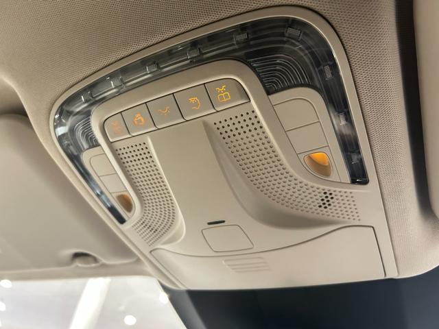 Vクラス V220d アバンギャルド ロング エクスクルーシブシートパッケージ/2列目シートベンチレーター/フルフラット機能付3列シート/COMANDシステム/シートヒーター/メモリー付パワーシート/2列目オットマン/レーダーセーフティパッケージ(33枚目)