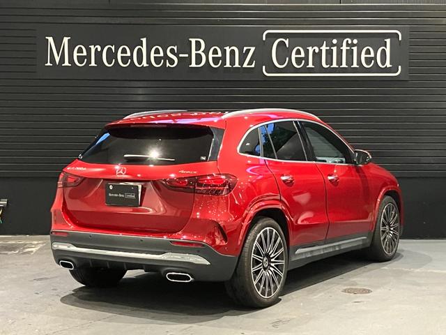 GLAクラス GLA200d 4マチック AMGラインパッケージ パノラミックスライディングルーフ/パタゴニアレッド/メモリー付パワーシート/アンビエントライト64色/ワイヤレス充電/360°カメラ/MBUX搭載車両/新車保証継承車両(4枚目)