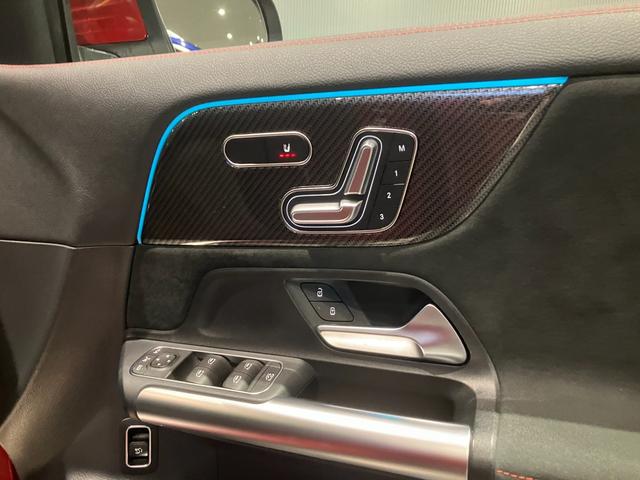 GLAクラス GLA200d 4マチック AMGラインパッケージ パノラミックスライディングルーフ/パタゴニアレッド/メモリー付パワーシート/アンビエントライト64色/ワイヤレス充電/360°カメラ/MBUX搭載車両/新車保証継承車両(13枚目)