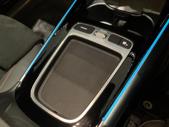 GLAクラス GLA200d 4マチック AMGラインパッケージ パノラミックスライディングルーフ/パタゴニアレッド/メモリー付パワーシート/アンビエントライト64色/ワイヤレス充電/360°カメラ/MBUX搭載車両/新車保証継承車両(25枚目)