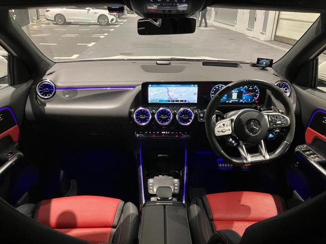 GLAクラス GLA45 S 4マチック+ AMGアドバンスドパッケージ/AMGパフォーマンスパッケージ/パノラミックスライディングルーフ/本革シート/ヘッドアップディスプレイ/AMGパフォーマンスステアリング/アンビエントライト64色/シート(5枚目)