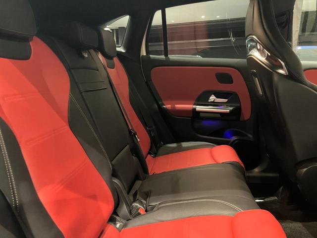 GLAクラス GLA45 S 4マチック+ AMGアドバンスドパッケージ/AMGパフォーマンスパッケージ/パノラミックスライディングルーフ/本革シート/ヘッドアップディスプレイ/AMGパフォーマンスステアリング/アンビエントライト64色/シート(7枚目)