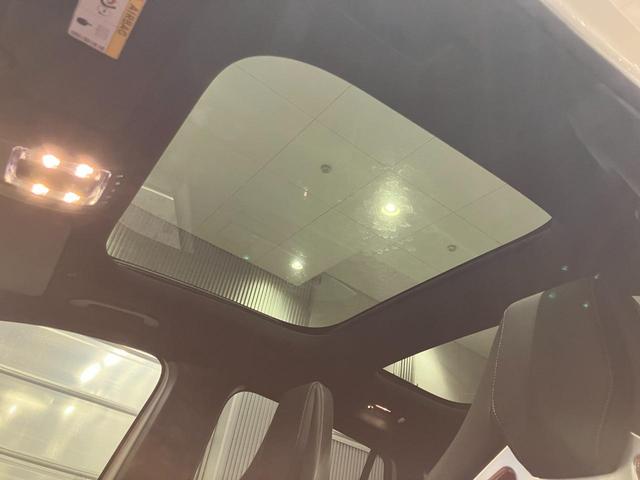 GLAクラス GLA45 S 4マチック+ AMGアドバンスドパッケージ/AMGパフォーマンスパッケージ/パノラミックスライディングルーフ/本革シート/ヘッドアップディスプレイ/AMGパフォーマンスステアリング/アンビエントライト64色/シート(41枚目)