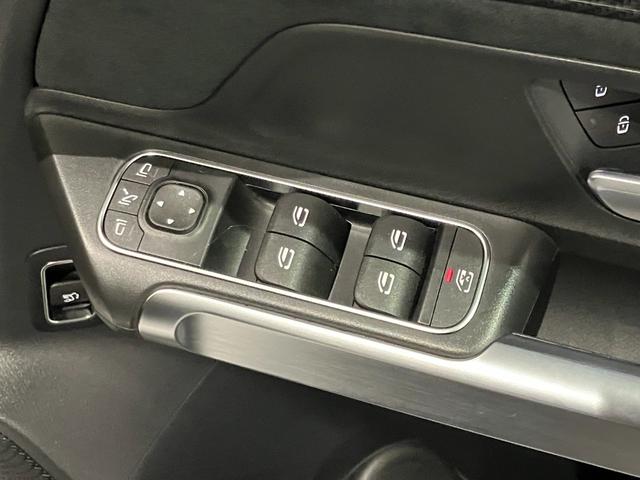 �X�e�A�����O�{�^���́A�g���₷���f�U�C���ł������܂��B�X�e�A�����O�t�߂̃��o�[��A�X�e�A�����O�{�^���ŒǏ]�@�\�̑�����\�ł������܂��I