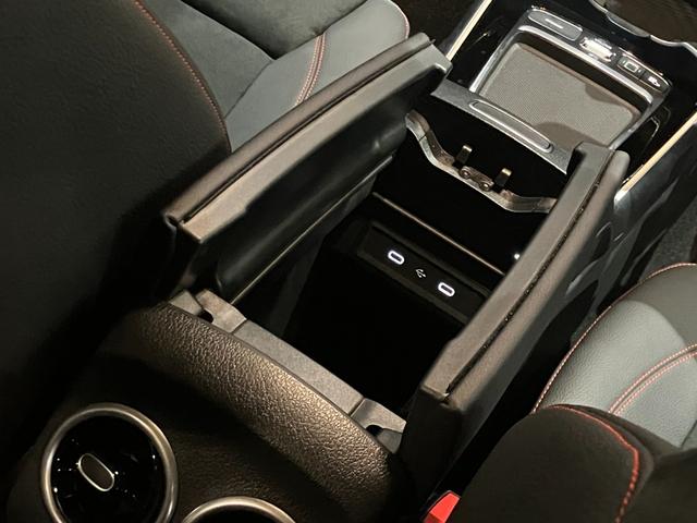 �����Z�f�X�E�x���c�����q�̍ŐV�̃V���[���[���ɂ́A��^���j�^�[������Ő�[�̃����Z�f�X�E�x���c�����̊������܂��I�����W����̂��߁A�V��̈������ł��A���������Ƃ��Ԃ�����������X�܂ł������܂��I