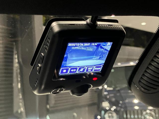 �����Z�f�X�E�x���c�����q�̍ŐV�̃V���[���[���ɂ́A��^���j�^�[������Ő�[�̃����Z�f�X�E�x���c�����̊������܂��I�����W����̂��߁A�V��̈������ł��A���������Ƃ��Ԃ�����������X�܂ł������܂��I