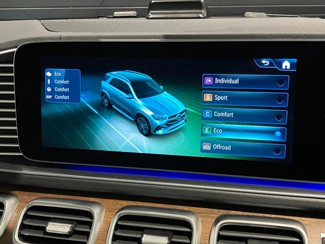 �����Z�f�X�E�x���c�����q�̍ŐV�̃V���[���[���ɂ́A��^���j�^�[������Ő�[�̃����Z�f�X�E�x���c�����̊������܂��I�����W����̂��߁A�V��̈������ł��A���������Ƃ��Ԃ�����������X�܂ł������܂��I