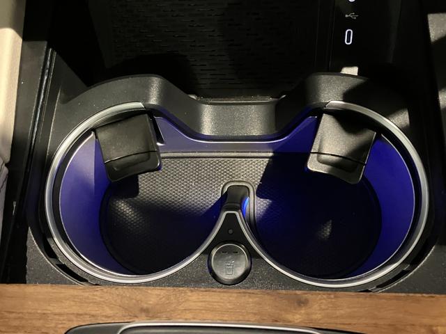 �����Z�f�X�E�x���c�����q�̍ŐV�̃V���[���[���ɂ́A��^���j�^�[������Ő�[�̃����Z�f�X�E�x���c�����̊������܂��I�����W����̂��߁A�V��̈������ł��A���������Ƃ��Ԃ�����������X�܂ł������܂��I