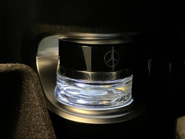 �����Z�f�X�E�x���c�����q�̍ŐV�̃V���[���[���ɂ́A��^���j�^�[������Ő�[�̃����Z�f�X�E�x���c�����̊������܂��I�����W����̂��߁A�V��̈������ł��A���������Ƃ��Ԃ�����������X�܂ł������܂��I