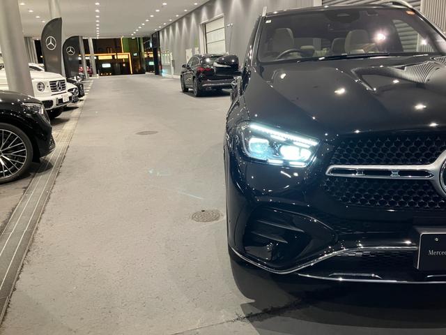 �����Z�f�X�E�x���c�����q�̍ŐV�̃V���[���[���ɂ́A��^���j�^�[������Ő�[�̃����Z�f�X�E�x���c�����̊������܂��I�����W����̂��߁A�V��̈������ł��A���������Ƃ��Ԃ�����������X�܂ł������܂��I