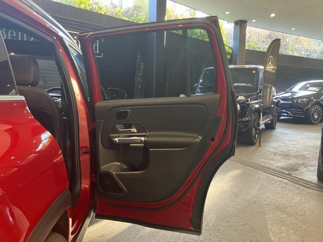 �X�e�A�����O�{�^���́A�g���₷���f�U�C���ł������܂��B�X�e�A�����O�t�߂̃��o�[��A�X�e�A�����O�{�^���ŒǏ]�@�\�̑�����\�ł������܂��I