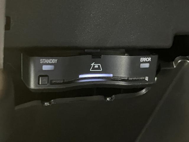 �����Z�f�X�E�x���c�����q�̍ŐV�̃V���[���[���ɂ́A��^���j�^�[������Ő�[�̃����Z�f�X�E�x���c�����̊������܂��I�����W����̂��߁A�V��̈������ł��A���������Ƃ��Ԃ�����������X�܂ł������܂��I