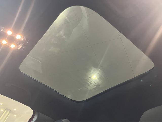 �����Z�f�X�E�x���c�����q�̍ŐV�̃V���[���[���ɂ́A��^���j�^�[������Ő�[�̃����Z�f�X�E�x���c�����̊������܂��I�����W����̂��߁A�V��̈������ł��A���������Ƃ��Ԃ�����������X�܂ł������܂��I