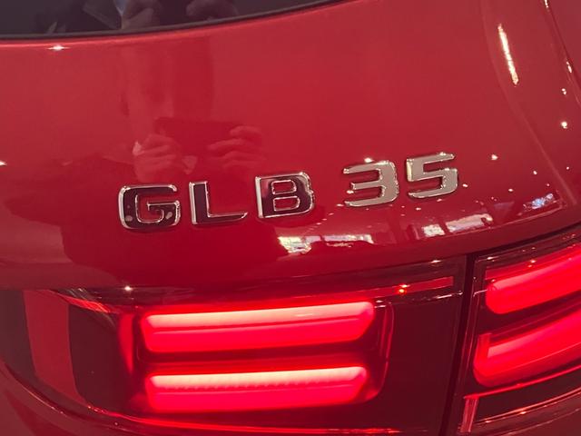 �����Z�f�X�E�x���c�����q�̍ŐV�̃V���[���[���ɂ́A��^���j�^�[������Ő�[�̃����Z�f�X�E�x���c�����̊������܂��I�����W����̂��߁A�V��̈������ł��A���������Ƃ��Ԃ�����������X�܂ł������܂��I