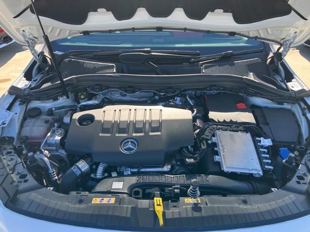 ＧＬＡクラス ＧＬＡ２００ｄ　４マチック　ＡＭＧライン　ユーザー様お下取り／ＡＭＧライン／アドバンストパッケージ／ＡＭＧレザーエクスクルーシブパッケージ／パノラミックスライディングルーフ／デジタルホワイト／本革シート／ヘッドアップディスプレイ（11枚目）